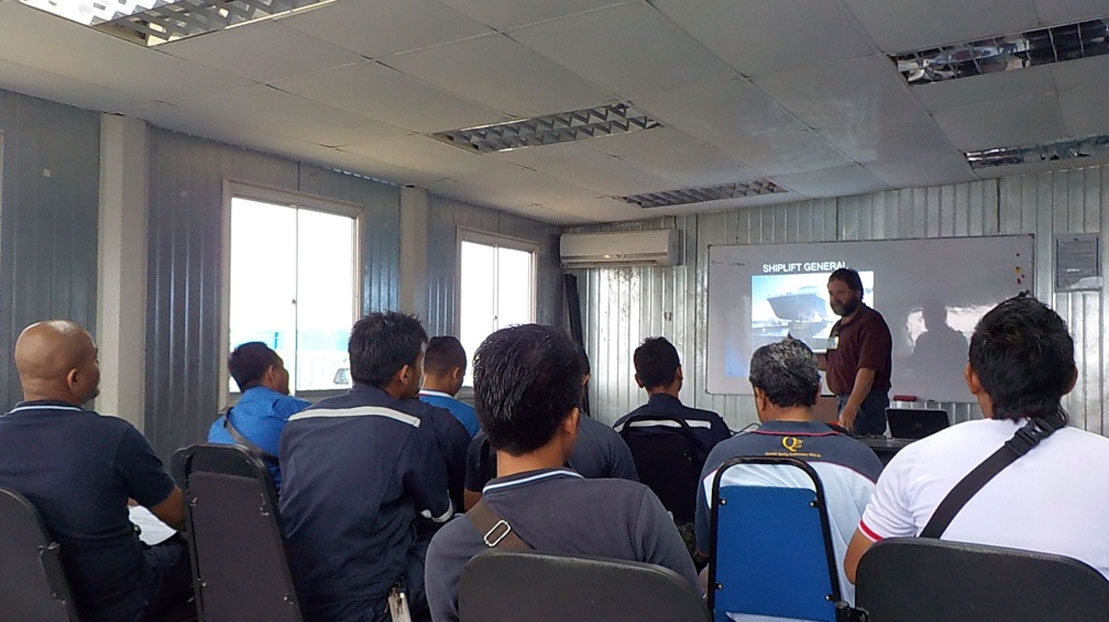 Pearlson dockmaster training session for shipyard operators